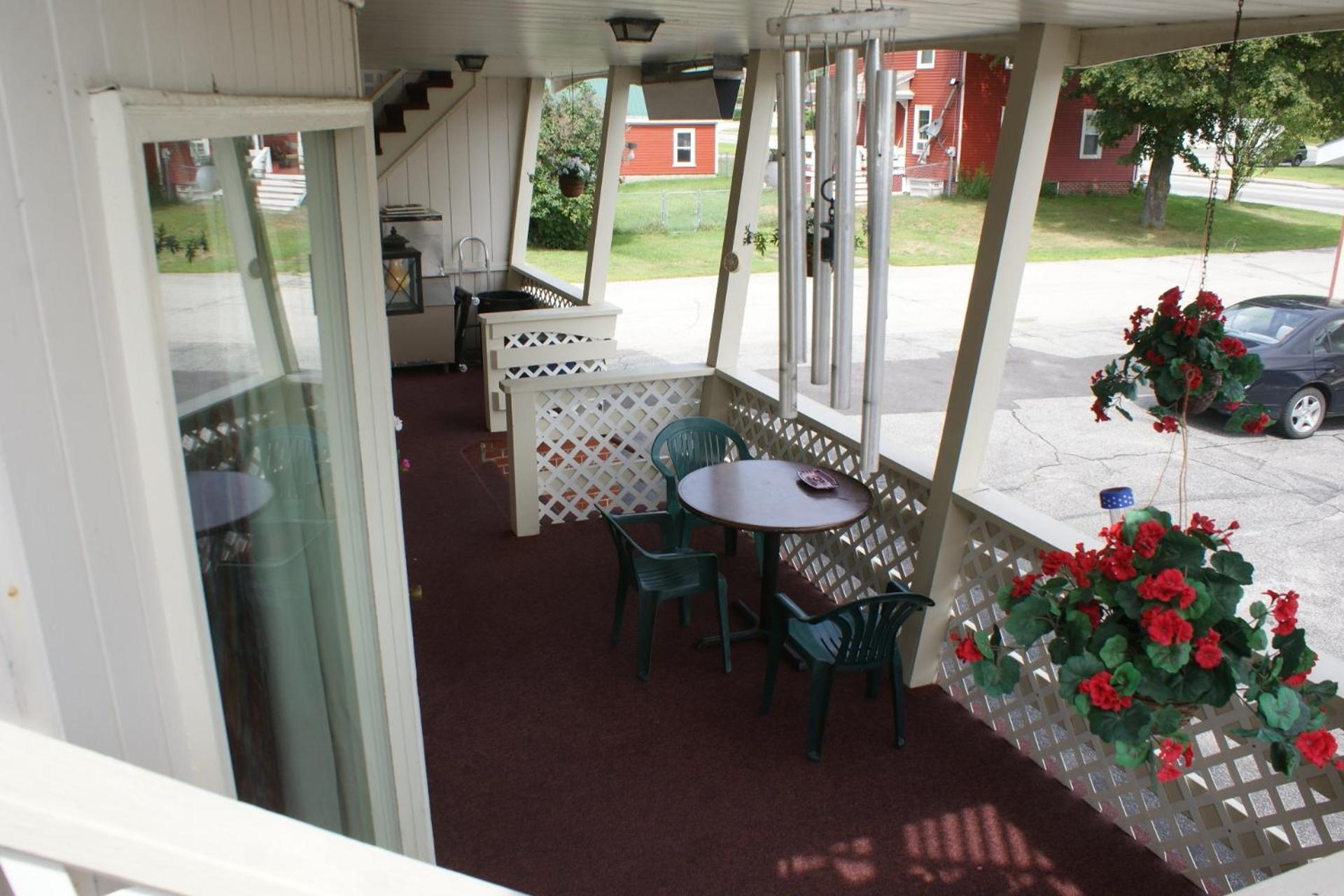Northern Peaks Motor Inn Gorham Exterior photo