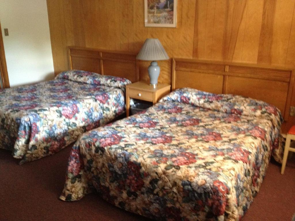 Northern Peaks Motor Inn Gorham Room photo