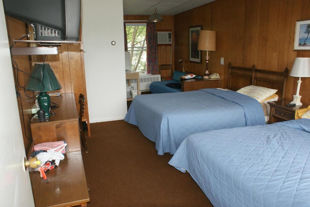 Northern Peaks Motor Inn Gorham Room photo