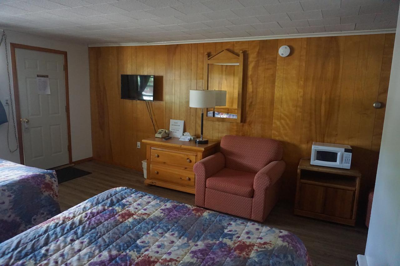 Northern Peaks Motor Inn Gorham Exterior photo