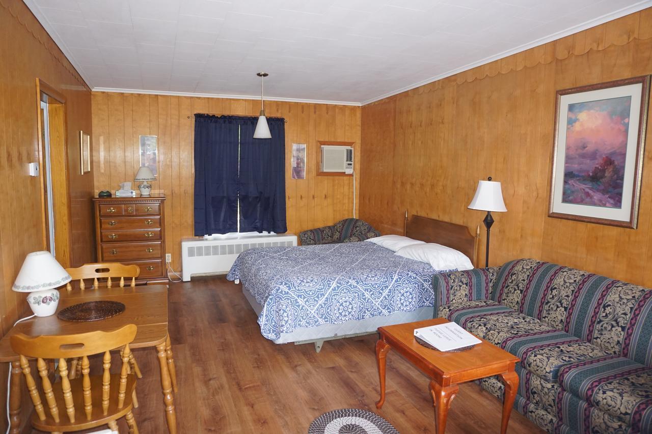 Northern Peaks Motor Inn Gorham Exterior photo
